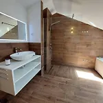 Vallese Вилла *